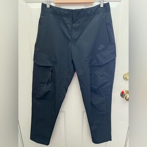 Nike Sportswear Tech Essentials Cargo Pants-Size M